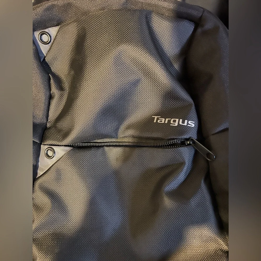 Targus Intellect 15.6" Laptop Backpack-Black/Grey, One Size - Picture 2 of 5
